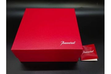フランス　Baccarat　バカラ　アラベスク　(大)約20cm　(小)約12cm　澄んだ透明感が魅力のプレート4枚セット(小皿、中皿、フルレッドクリスタル、共箱付き)(R-081302)