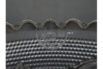 フランス　Baccarat　バカラ　アラベスク　(大)約20cm　(小)約12cm　澄んだ透明感が魅力のプレート4枚セット(小皿、中皿、フルレッドクリスタル、共箱付き)(R-081302)