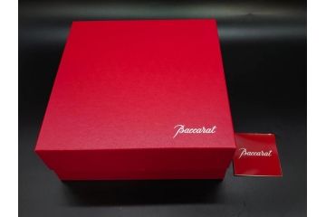 フランス　Baccarat　バカラ　アラベスク　(大)約20cm　(小)約12cm　澄んだ透明感が魅力のプレート4枚セット(小皿、中皿、フルレッドクリスタル、共箱付き)(R-081302)