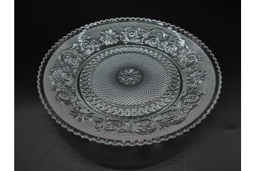 フランス　Baccarat　バカラ　アラベスク　(大)約20cm　(小)約12cm　澄んだ透明感が魅力のプレート4枚セット(小皿、中皿、フルレッドクリスタル、共箱付き)(R-081302)