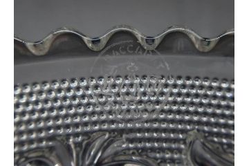 フランス　Baccarat　バカラ　アラベスク　(大)約20cm　(小)約12cm　澄んだ透明感が魅力のプレート4枚セット(小皿、中皿、フルレッドクリスタル、共箱付き)(R-081302)