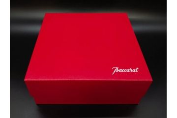 フランス　Baccarat　バカラ　アラベスク　(大)約20cm　(小)約12cm　澄んだ透明感が魅力のプレート4枚セット(小皿、中皿、フルレッドクリスタル、共箱付き)(R-081302)