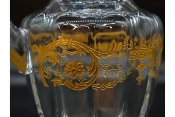 フランス　Baccarat　バカラ　金彩　気品あふれるピッチャー(ジャグ、水指し、ピッチャー、フルレッドクリスタルガラス)(R-081303)