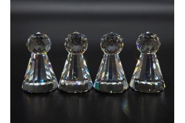 オーストリア　SWAROVSKI(スワロフスキー)　SILVER CRYSTAL(シルバー クリスタル)　チェスセット(チェス盤、駒、ピース、スワン印、ケース付き、外箱付き)(R-081304)