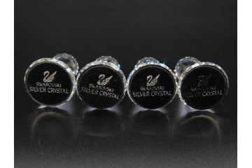 オーストリア　SWAROVSKI(スワロフスキー)　SILVER CRYSTAL(シルバー クリスタル)　チェスセット(チェス盤、駒、ピース、スワン印、ケース付き、外箱付き)(R-081304)