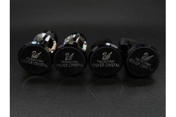 オーストリア　SWAROVSKI(スワロフスキー)　SILVER CRYSTAL(シルバー クリスタル)　チェスセット(チェス盤、駒、ピース、スワン印、ケース付き、外箱付き)(R-081304)