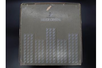 オーストリア　SWAROVSKI(スワロフスキー)　SILVER CRYSTAL(シルバー クリスタル)　チェスセット(チェス盤、駒、ピース、スワン印、ケース付き、外箱付き)(R-081304)