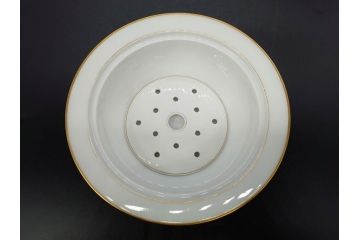 大倉陶園(OKURA、OAC)　オールド大倉　ゴールドライン　静謐な美しさのあるソースボート&蓋物(金彩、グレイビーボート、ソースポット、水切りボウル)(R-081305)