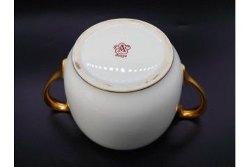 大倉陶園(OKURA、OAC)　オールド大倉　ゴールドライン　ティーカップ&ソーサー　食卓に上品な雰囲気を与えるシュガーポット&クリーマー&C&Sセット(ミルクポット、ミルクジャー、金彩、ボウル、ボンボン入れ)(R-081307)