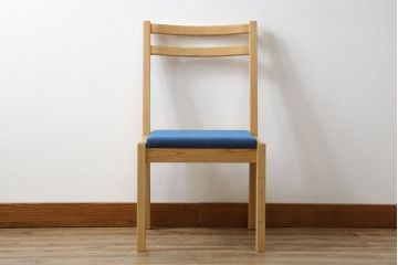 中古　短期展示品　美品　ヤクモ家具製作所　オーク材　シンプルチェア(SC40RO)　クッションタイプ　ナチュラルな風合いが優しい印象のチェア(ダイニングチェア、椅子、イス)(R-081313)