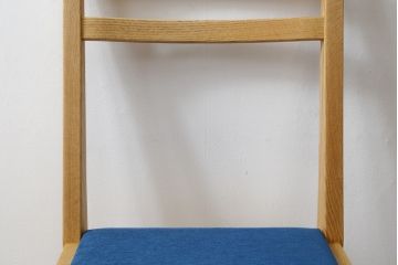 中古　短期展示品　美品　ヤクモ家具製作所　オーク材　シンプルチェア(SC40RO)　クッションタイプ　ナチュラルな風合いが優しい印象のチェア(ダイニングチェア、椅子、イス)(R-081313)