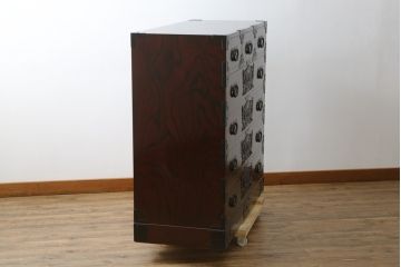中古　欅産業　仙台民芸箪笥(仙台箪笥)　漆塗りの品のある佇まいが美しい衣装箪笥(引き出し、サイドチェスト、収納箪笥、和たんす)(定価約53万円)(R-081316)