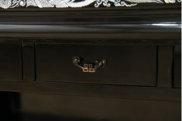 中古　美品　韓国民芸家具　孔雀　鳳凰(ホウオウ)　花鳥図　繊細な螺鈿(ラデン)細工が美しく描かれたローボード(テレビ台、収納棚、戸棚、リビングボード)(R-081318)