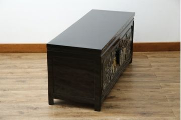 中古　美品　韓国民芸家具　孔雀　鳳凰(ホウオウ)　花鳥図　繊細な螺鈿(ラデン)細工が美しく描かれたローボード(テレビ台、収納棚、戸棚、リビングボード)(R-081318)