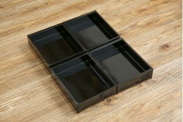 中古　美品　韓国民芸家具　孔雀　鳳凰(ホウオウ)　花鳥図　繊細な螺鈿(ラデン)細工が美しく描かれたローボード(テレビ台、収納棚、戸棚、リビングボード)(R-081318)