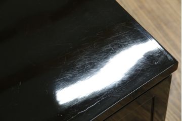 中古　美品　韓国民芸家具　孔雀　鳳凰(ホウオウ)　花鳥図　繊細な螺鈿(ラデン)細工が美しく描かれたローボード(テレビ台、収納棚、戸棚、リビングボード)(R-081318)