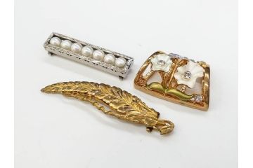 彫金　真珠　パール　SPM刻印　気品に満ちた帯留3点セット(藤?、花、帯留め、着物道具、和装小物、アクセサリー)(R-081322)　
