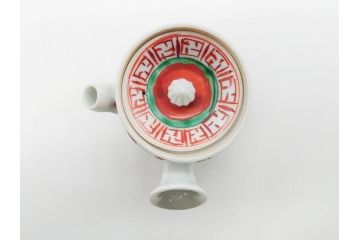 須田菁華　九谷焼　呉須赤絵　赤玉　鮮やかな色合いに気分も華やぐ急須(花、和食器、水注、茶道具、煎茶、茶器、水指、水差、共箱付き、ウコン布付き)(R-081325)
