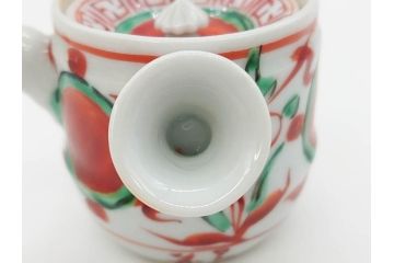 須田菁華　九谷焼　呉須赤絵　赤玉　鮮やかな色合いに気分も華やぐ急須(花、和食器、水注、茶道具、煎茶、茶器、水指、水差、共箱付き、ウコン布付き)(R-081325)