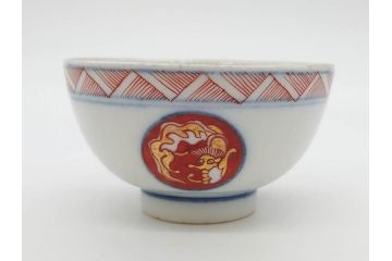 江戸期　大明年製　古伊万里　染付　色絵　豊かな色彩が魅力の湯呑み3客セット(龍、竜、花、金彩、湯のみ、ぐい呑み、煎茶、茶器、和食器)(R-081327)