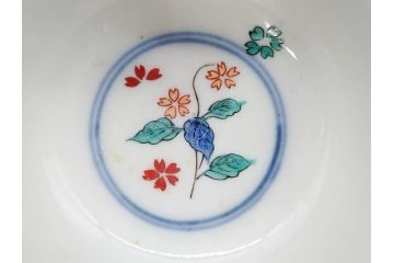江戸期　大明年製　古伊万里　染付　色絵　豊かな色彩が魅力の湯呑み3客セット(龍、竜、花、金彩、湯のみ、ぐい呑み、煎茶、茶器、和食器)(R-081327)