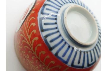 江戸期　古伊万里　赤絵　金彩　鮮やかな色彩が目を引く湯呑み5客セット(鳳凰、松竹梅、湯のみ、ぐい呑み、煎茶、茶器、和食器)(R-081328)