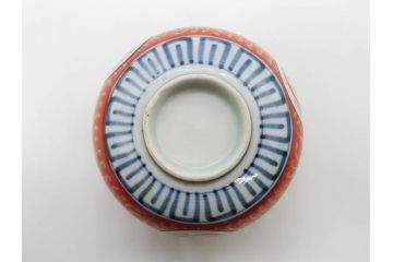 江戸期　古伊万里　赤絵　金彩　鮮やかな色彩が目を引く湯呑み5客セット(鳳凰、松竹梅、湯のみ、ぐい呑み、煎茶、茶器、和食器)(R-081328)