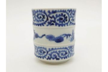 江戸期　古伊万里　染付　松竹梅　蛸唐草　細かなデザインが美しい猪口5客セット(竹筒形、蕎麦猪口、酒器、おちょこ、御猪口、湯呑み、湯のみ、和食器)(R-081329)