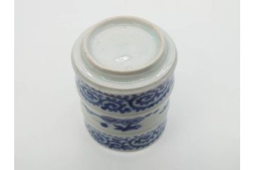 江戸期　古伊万里　染付　松竹梅　蛸唐草　細かなデザインが美しい猪口5客セット(竹筒形、蕎麦猪口、酒器、おちょこ、御猪口、湯呑み、湯のみ、和食器)(R-081329)