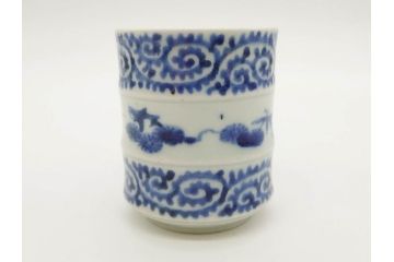 江戸期　古伊万里　染付　松竹梅　蛸唐草　細かなデザインが美しい猪口5客セット(竹筒形、蕎麦猪口、酒器、おちょこ、御猪口、湯呑み、湯のみ、和食器)(R-081329)