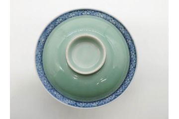 江戸期　古伊万里　青磁　染付　約12cm　3.9寸　爽やかな色合いが美しい蓋付き茶碗3客セット(菱文様、植物、蓋茶碗、どんぶり、和食器、三寸九分)(R-081330)