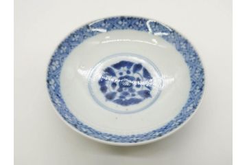 江戸期　古伊万里　青磁　染付　約12cm　3.9寸　爽やかな色合いが美しい蓋付き茶碗3客セット(菱文様、植物、蓋茶碗、どんぶり、和食器、三寸九分)(R-081330)