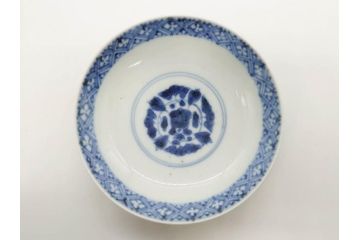 江戸期　古伊万里　青磁　染付　約12cm　3.9寸　爽やかな色合いが美しい蓋付き茶碗3客セット(菱文様、植物、蓋茶碗、どんぶり、和食器、三寸九分)(R-081330)