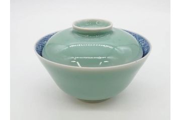 江戸期　古伊万里　青磁　染付　約12cm　3.9寸　爽やかな色合いが美しい蓋付き茶碗3客セット(菱文様、植物、蓋茶碗、どんぶり、和食器、三寸九分)(R-081330)