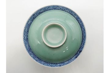 江戸期　古伊万里　青磁　染付　約12cm　3.9寸　爽やかな色合いが美しい蓋付き茶碗3客セット(菱文様、植物、蓋茶碗、どんぶり、和食器、三寸九分)(R-081330)