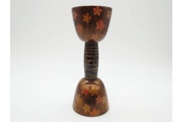 時代物　和楽器　優雅なデザインが見事な小鼓(梨地、金蒔絵、桜、紅葉、花、流水文様、木製、漆、つづみ、鼓胴、革一組2枚、調緒2本組、横調べ、縦調べ、小締、和楽器、打楽器、雅楽、能楽)(R-081334)