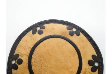 時代物　和楽器　優雅なデザインが見事な小鼓(梨地、金蒔絵、桜、紅葉、花、流水文様、木製、漆、つづみ、鼓胴、革一組2枚、調緒2本組、横調べ、縦調べ、小締、和楽器、打楽器、雅楽、能楽)(R-081334)