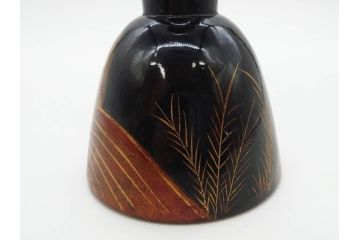 時代物　和楽器　気品を感じる小鼓(金蒔絵、水車、千鳥、木製、漆、つづみ、鼓胴、革一組2枚、調緒2本組、横調べ、縦調べ、小締、打楽器、雅楽、能楽)(R-081335)