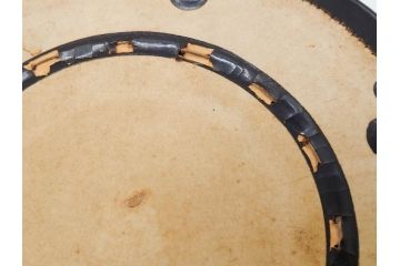 時代物　和楽器　気品を感じる小鼓(金蒔絵、水車、千鳥、木製、漆、つづみ、鼓胴、革一組2枚、調緒2本組、横調べ、縦調べ、小締、打楽器、雅楽、能楽)(R-081335)