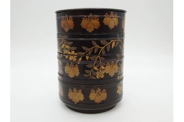 時代物　木製　蒔絵　菊桐紋　高い品格を感じる四段丸重箱(金彩、丸形、桜、花、お重、漆器、漆芸、和食器)(R-081338)