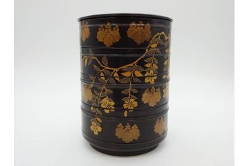 時代物　木製　蒔絵　菊桐紋　高い品格を感じる四段丸重箱(金彩、丸形、桜、花、お重、漆器、漆芸、和食器)(R-081338)