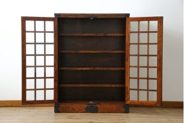 中古　特注!!　岩谷堂箪笥　格子扉　和モダンテイストのお部屋づくりに取り入れたい収納棚(戸棚、キャビネット、飾り棚、陳列棚)(R-081340)