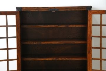 中古　特注!!　岩谷堂箪笥　格子扉　和モダンテイストのお部屋づくりに取り入れたい収納棚(戸棚、キャビネット、飾り棚、陳列棚)(R-081340)