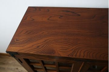 中古　特注!!　岩谷堂箪笥　格子扉　和モダンテイストのお部屋づくりに取り入れたい収納棚(戸棚、キャビネット、飾り棚、陳列棚)(R-081340)