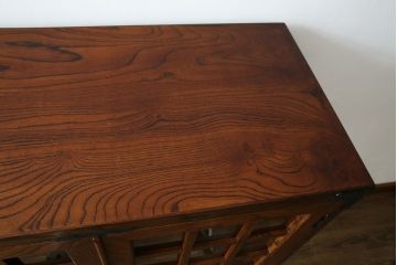中古　特注!!　岩谷堂箪笥　格子扉　和モダンテイストのお部屋づくりに取り入れたい収納棚(戸棚、キャビネット、飾り棚、陳列棚)(R-081340)