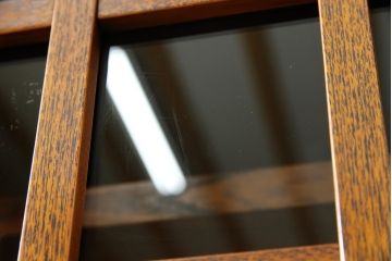 中古　特注!!　岩谷堂箪笥　格子扉　和モダンテイストのお部屋づくりに取り入れたい収納棚(戸棚、キャビネット、飾り棚、陳列棚)(R-081340)