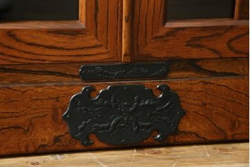 中古　特注!!　岩谷堂箪笥　格子扉　和モダンテイストのお部屋づくりに取り入れたい収納棚(戸棚、キャビネット、飾り棚、陳列棚)(R-081340)
