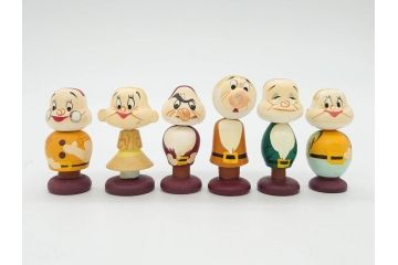 ビンテージ　ディズニー　心が和むまんがこけし52点セット(ヴィンテージ、木製人形、ミッキー、シンデレラ、ダンボ、わんわん物語、ピノキオ、ドナルド、デイジー、三匹の子ぶた)(R-081349)