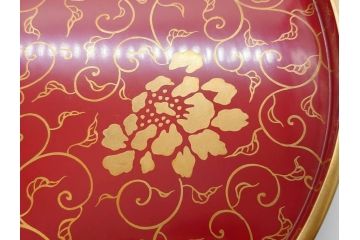 輪島塗　蒔絵　朱塗　雅な佇まいの丸盆2枚セット(お盆、トレイ、トレー、金彩、花唐草、漆器、漆芸)(R-081351)