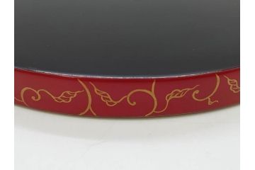 輪島塗　蒔絵　朱塗　雅な佇まいの丸盆2枚セット(お盆、トレイ、トレー、金彩、花唐草、漆器、漆芸)(R-081351)
